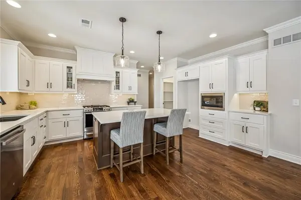11413 S Waterford DR, Olathe, KS 66061