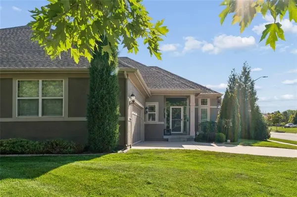 24520 W 110th ST, Olathe, KS 66061