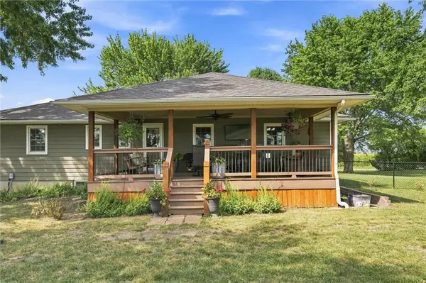 23265 W 287th ST, Paola, KS 66071