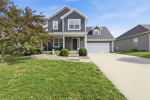 8 Westwood CIR, Ottawa, KS 66067