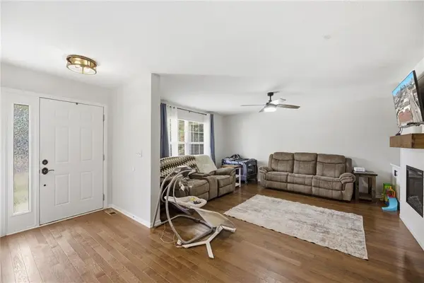 8 Westwood CIR, Ottawa, KS 66067
