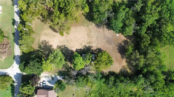 604 E Walnut ST, Blue Mound, KS 66010