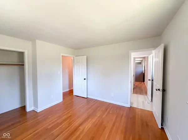 2883 S Wollenweber RD, New Palestine, IN 46163