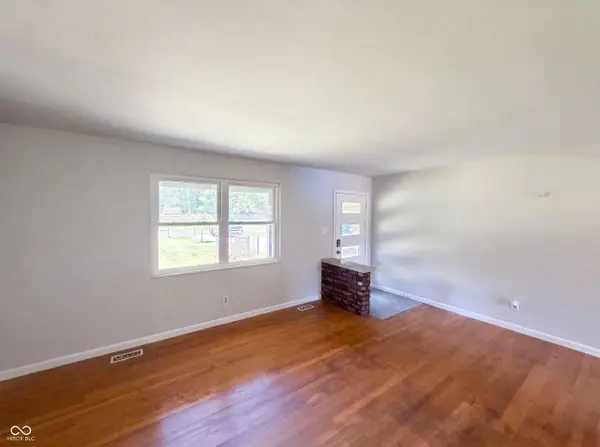 2883 S Wollenweber RD, New Palestine, IN 46163