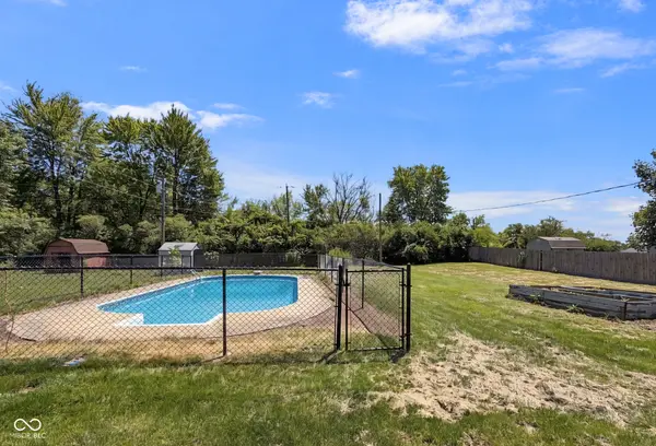 2883 S Wollenweber RD, New Palestine, IN 46163