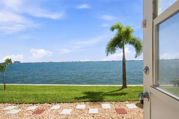 6020 SHORE BLVD S #103, Gulfport, FL 33707