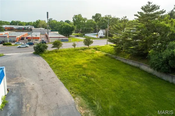 3947 Reavis Barracks RD, St Louis, MO 63125