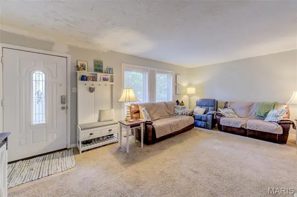 10 Park CIR, O'fallon, MO 63366
