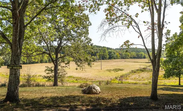 15406 State Route H, Winona, MO 65588