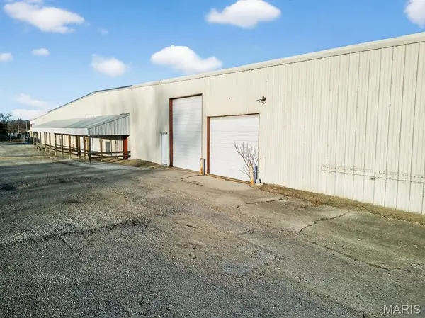 102 M- West Front ST, Mountain Grove, MO 65711