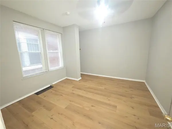2835 Miami ST, St Louis, MO 63118