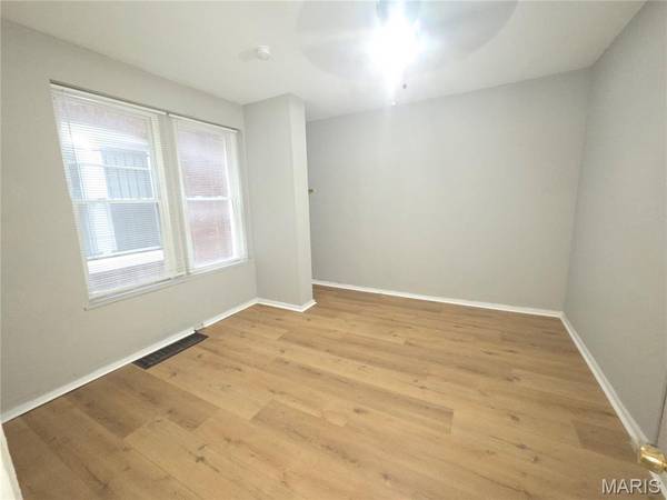 2835 Miami ST, St Louis, MO 63118