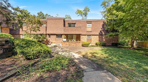 13453 Coliseum DR #E, Chesterfield, MO 63017