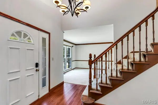 2100 Seven Oaks DR, St Charles, MO 63303