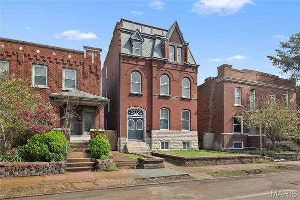 2922 S Compton AVE, St Louis, MO 63118