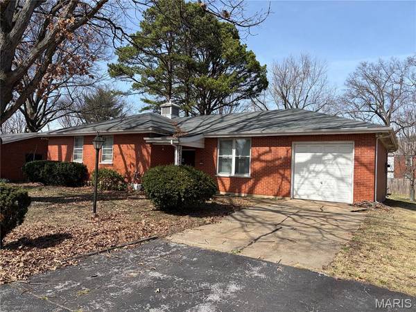 1125 Soria ST, Spanish Lake, MO 63138