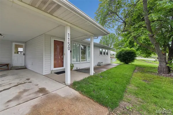 1150 Charbonier RD, Florissant, MO 63031