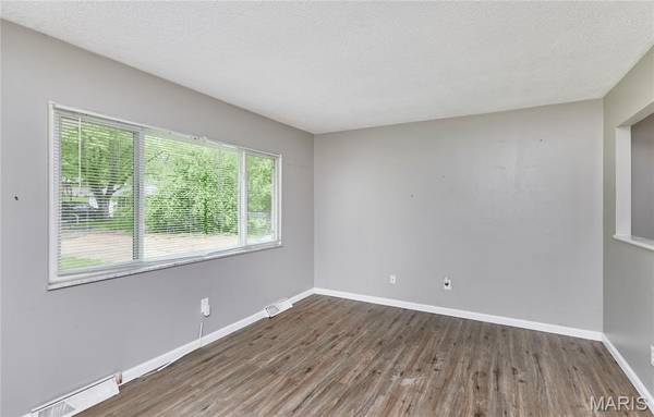 10132 Cavalier CT, St Louis, MO 63136