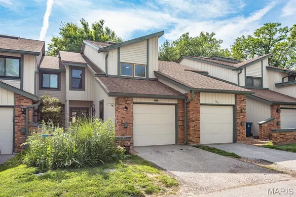 2034 Falling Brook DR, Maryland Heights, MO 63043