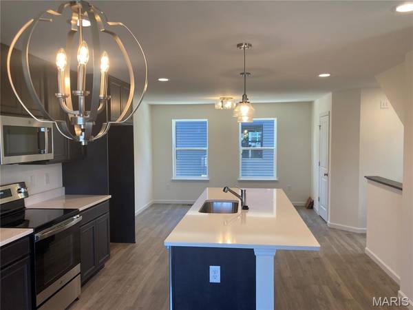 5004 Daggett AVE, St Louis, MO 63110