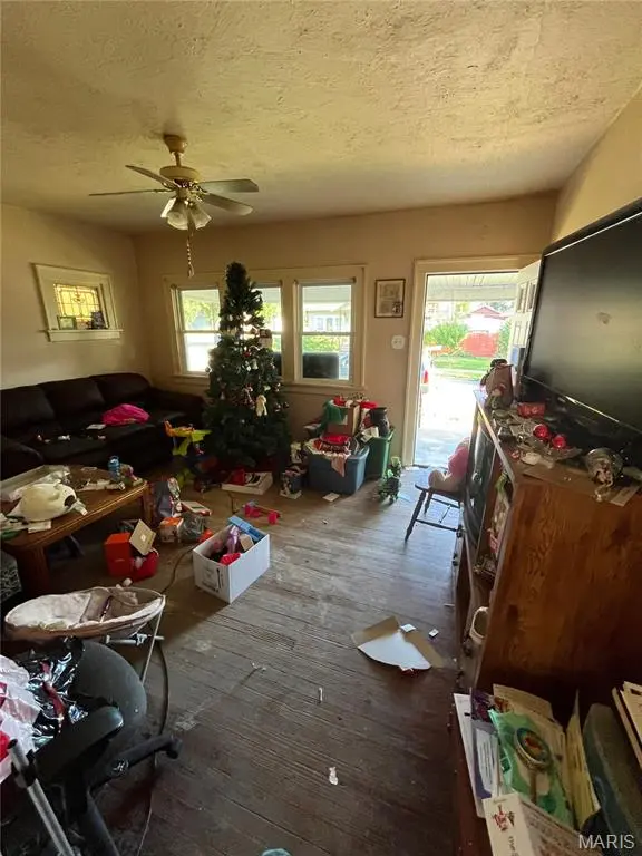 6405 Hoffman AVE, St Louis, MO 63139