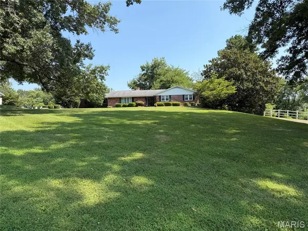 948 Donna DR, Jackson, MO 63755