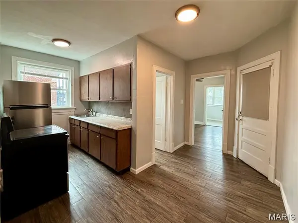 4950 Lindenwood AVE #A, St Louis, MO 63109