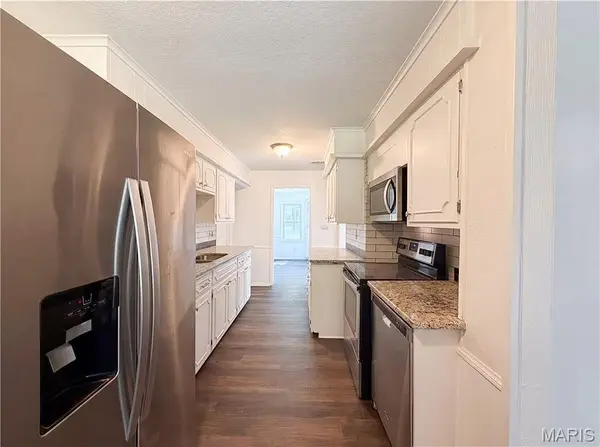 1825 NE Bren Mar Rd, Lee's Summit, MO 64086