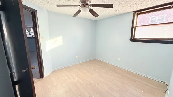 15020 woodlawn AVE #GARDEN, Dolton, IL 60419