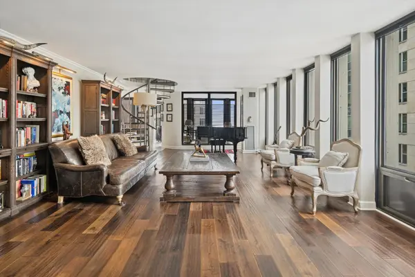 100 E Walton ST #41DE, Chicago, IL 60611