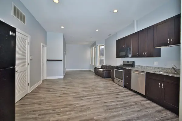 2310 W Belmont AVE, Chicago, IL 60618