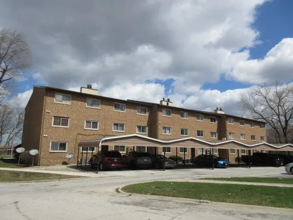 1867 Michigan City RD #3W, Calumet City, IL 60409