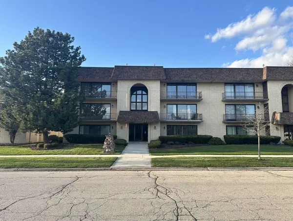 7448 W 153rd ST #2, Orland Park, IL 60462