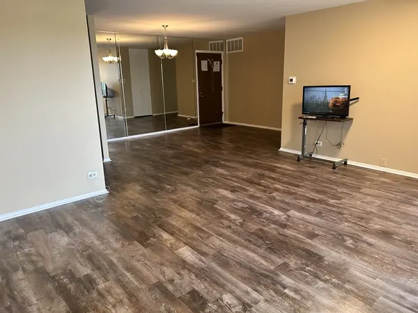 100 Park AVE #706, Calumet City, IL 60409