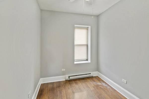 115 N Hickory ST #C, Joliet, IL 60435