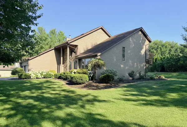 643 Lindgren LN, Belvidere, IL 61008