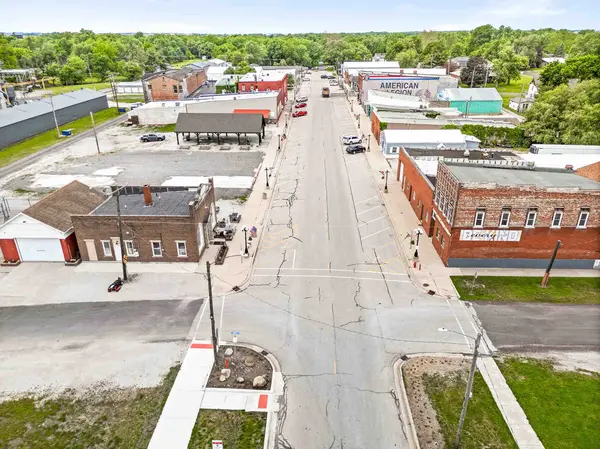 118 E Main ST, Colfax, IL 61728