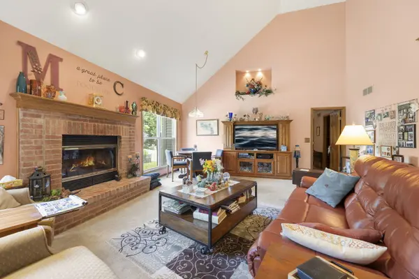 2659 Hoddam RD, Naperville, IL 60564
