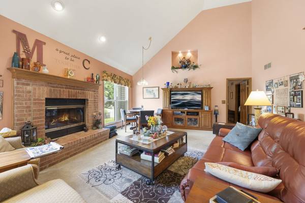 2659 Hoddam RD, Naperville, IL 60564