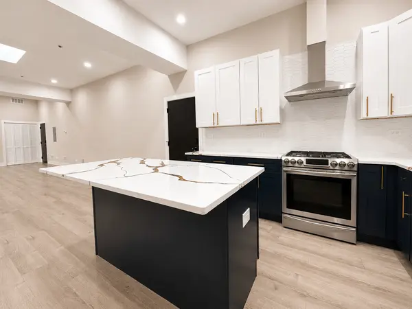 3214 W Lawrence AVE #2D, Chicago, IL 60625