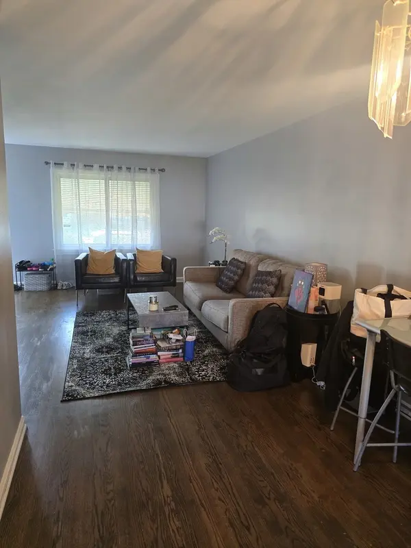 8457 S Bennett AVE, Chicago, IL 60617