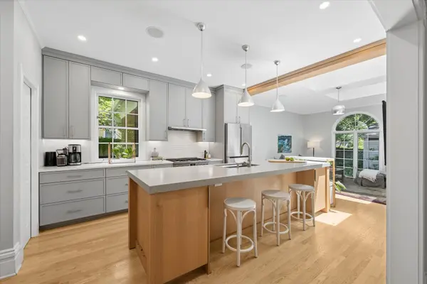 314 Lake ST, Evanston, IL 60201