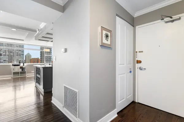 6301 N Sheridan RD #10G, Chicago, IL 60660
