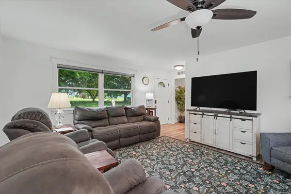 1413 E 2950 North RD, Mansfield, IL 61854