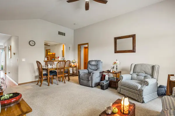 709 Erin DR, Champaign, IL 61822