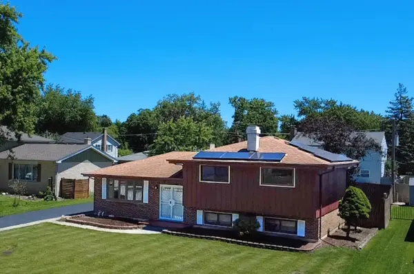 191 Montclare LN, Wood Dale, IL 60191