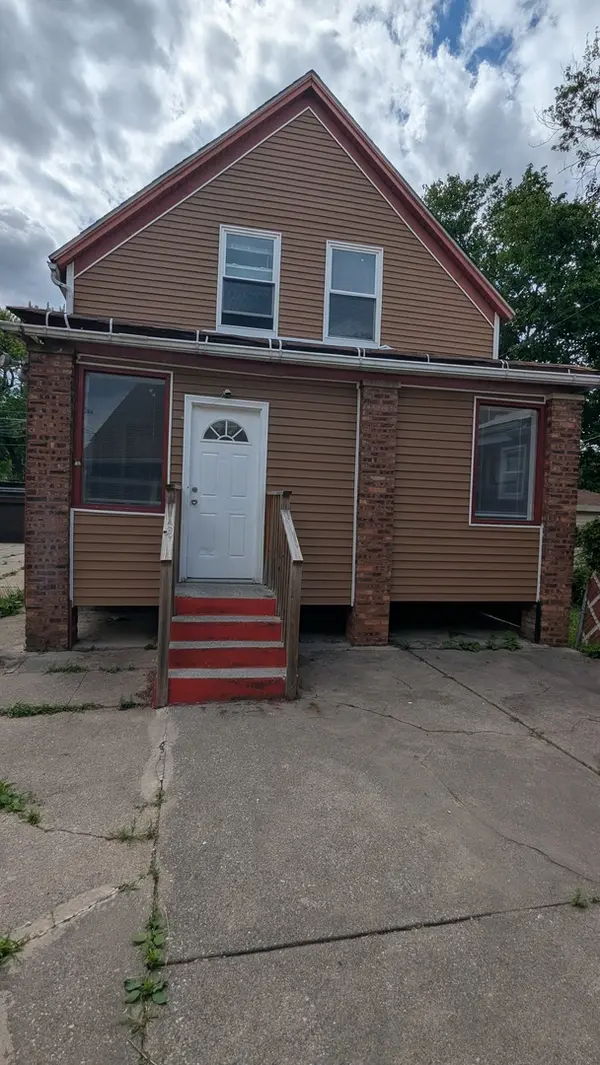 8952 S Aberdeen ST, Chicago, IL 60620