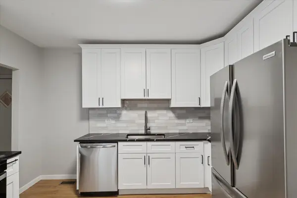 8952 S Aberdeen ST, Chicago, IL 60620