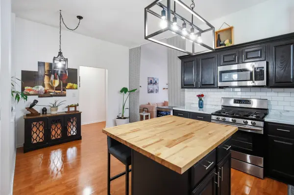1137 Hawthorne LN, Elk Grove Village, IL 60007