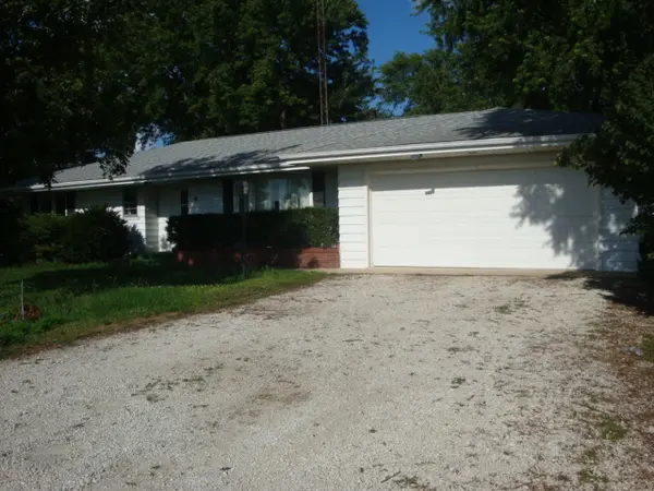 498 Park ST, Cissna Park, IL 60924